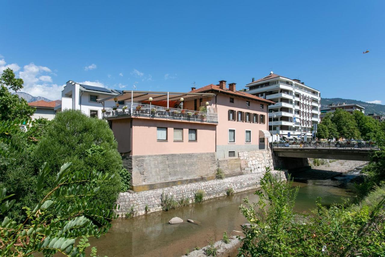 Appartamento Grande Al Ponte. Situato Vicino All'Ospedale, Al Parco E Al Centro Citta Trento Exteriér fotografie