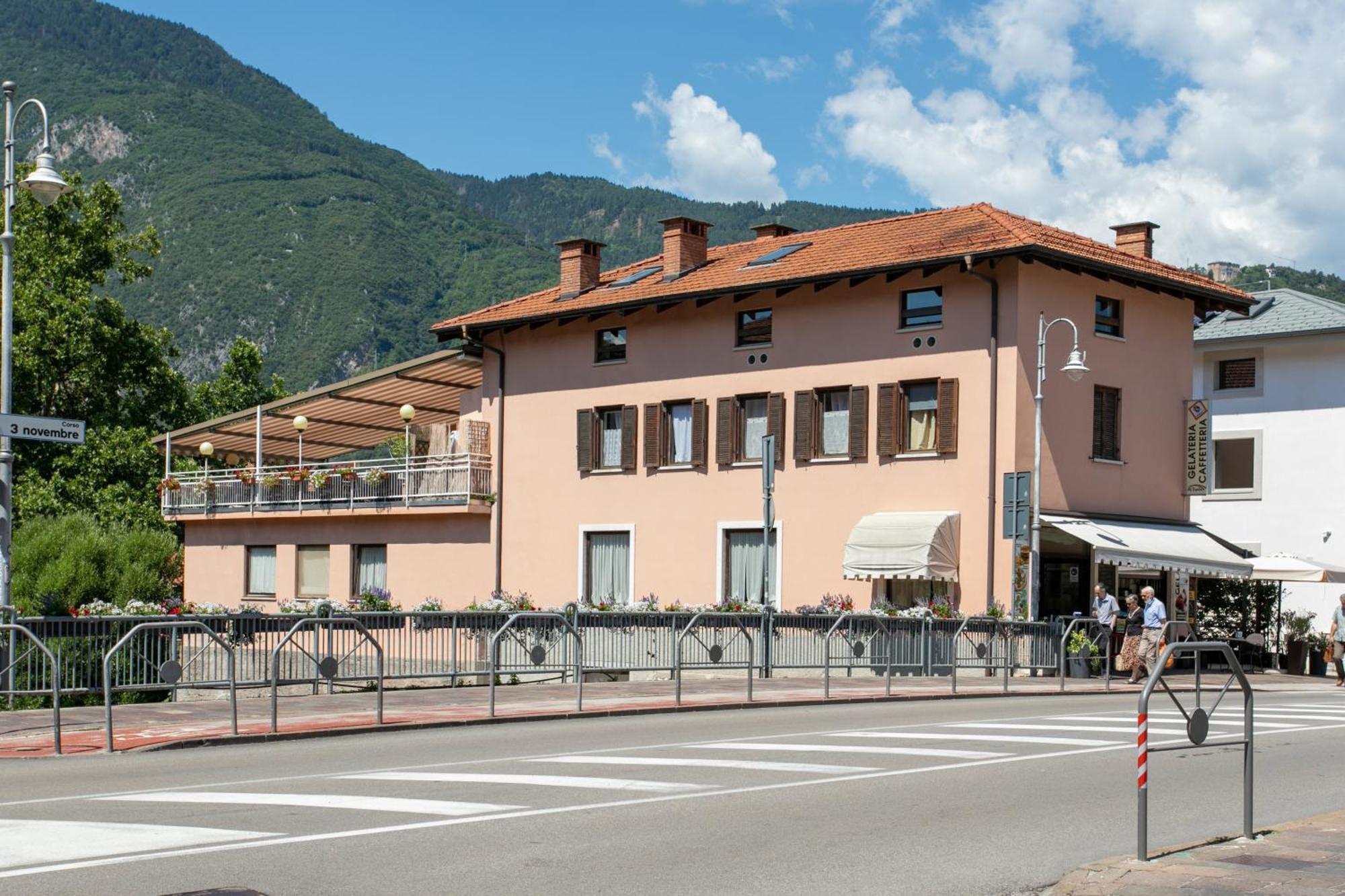 Appartamento Grande Al Ponte. Situato Vicino All'Ospedale, Al Parco E Al Centro Citta Trento Exteriér fotografie